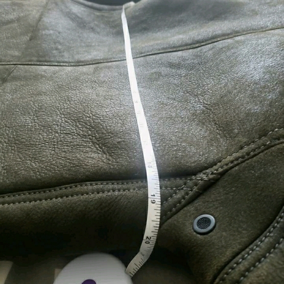 COACH Shearling B3 Bomber Jacket Saddle - Picture 8 of 11